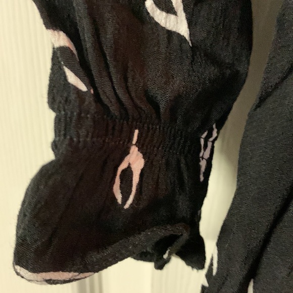 H&M black dress with white dress, women’s size 10 - Picture 4 of 4